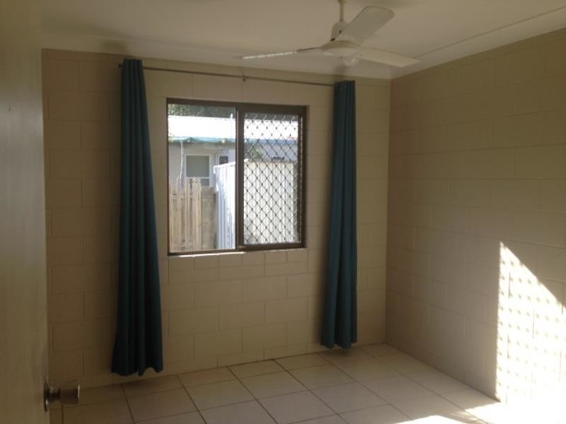 2/4 St Lucia Dve, Rasmussen QLD 4815